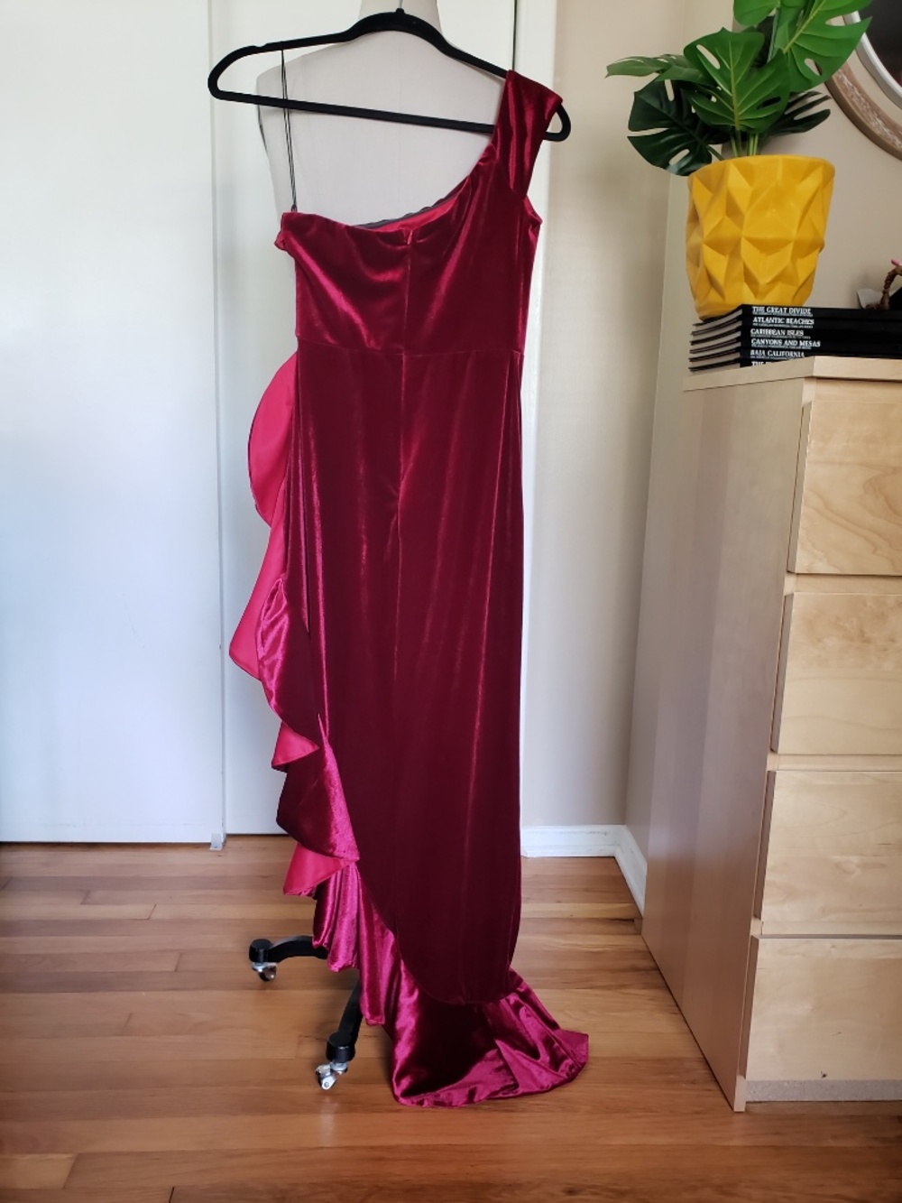 Velvet One Shoulder Ruffle Dress Size Medium - Picture 4 of 10